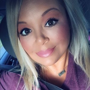 Meet your Posher, Lacey